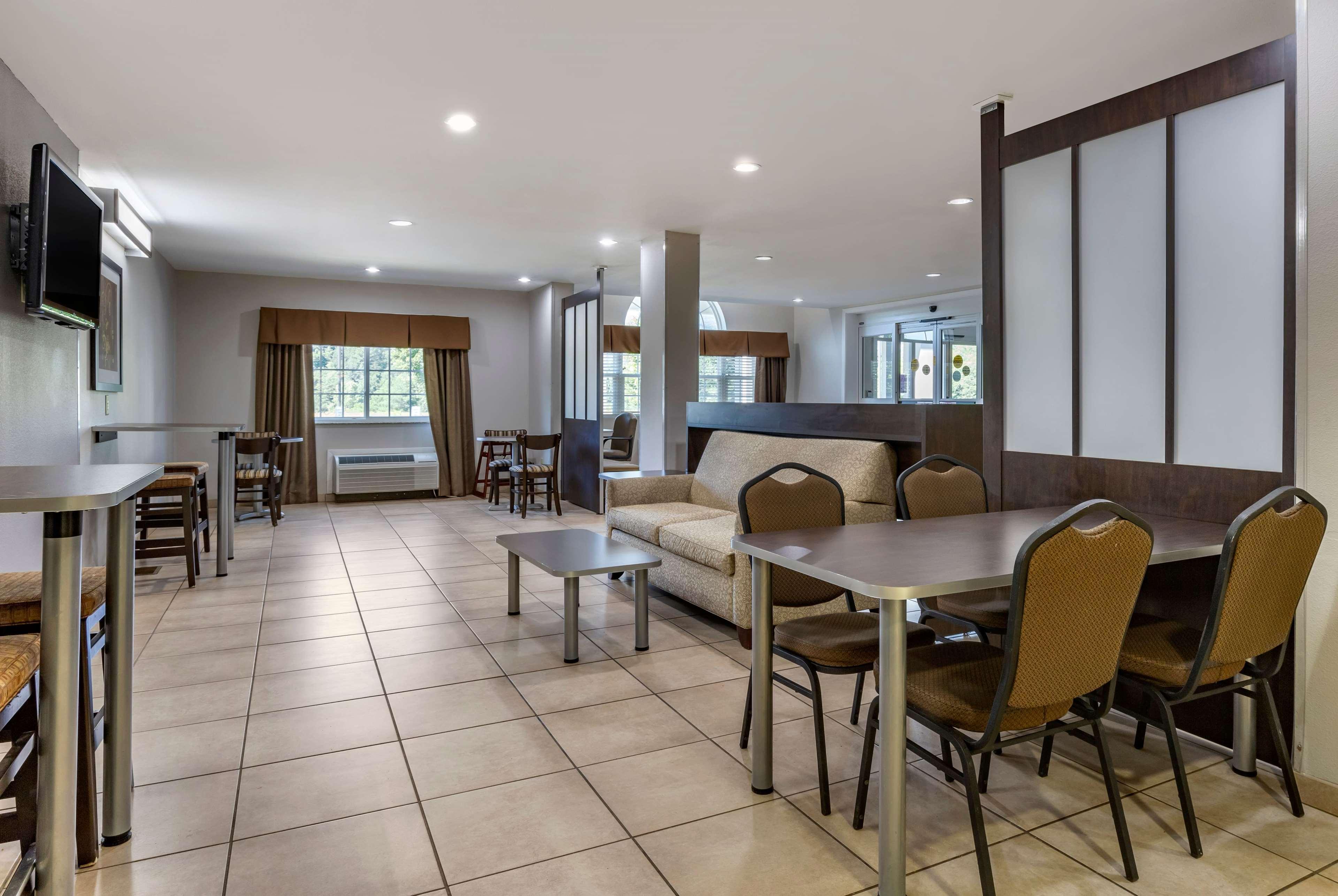 Microtel Inn & Suites Dillsboro/Sylva Buitenkant foto