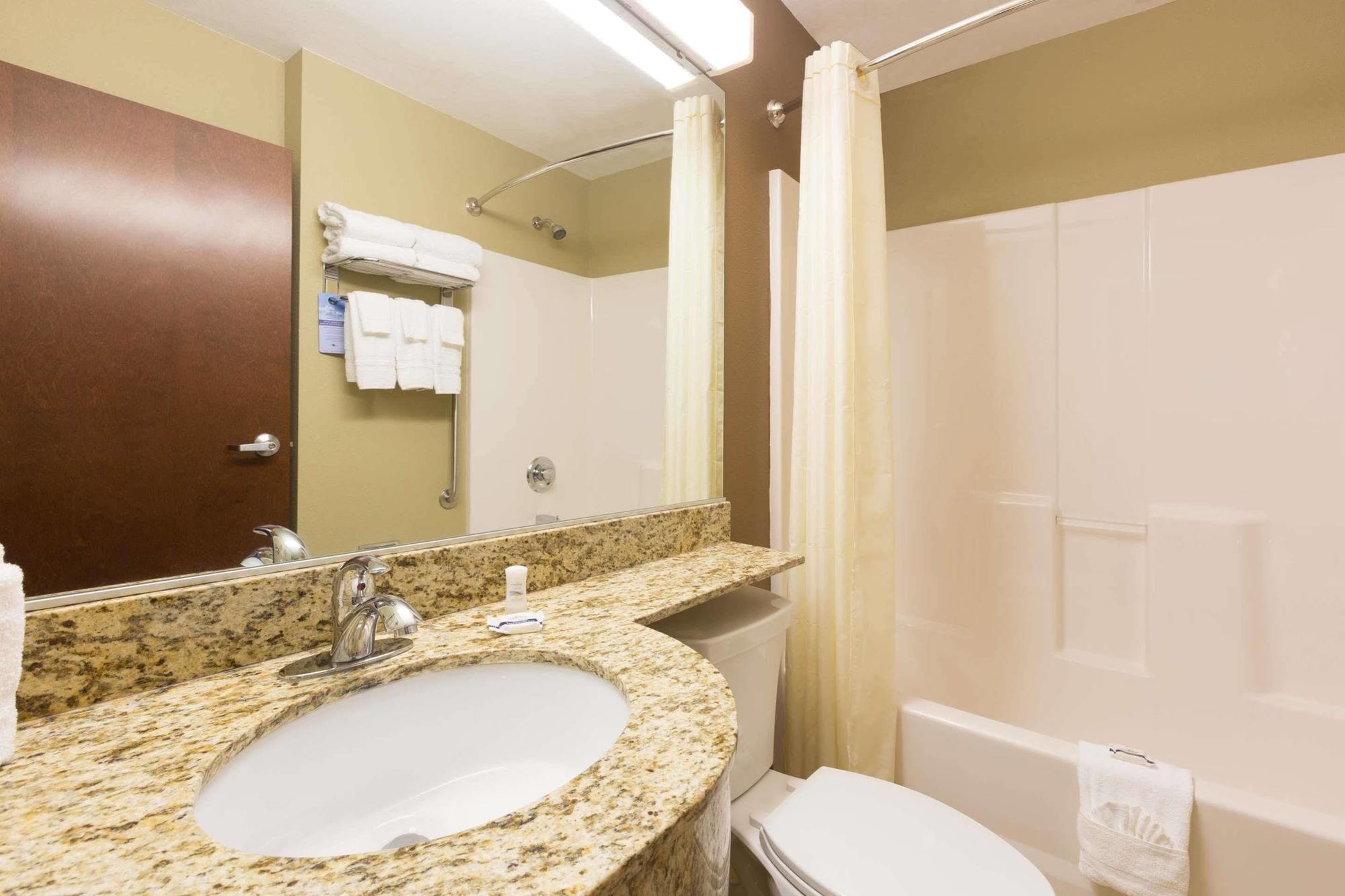 Microtel Inn & Suites Dillsboro/Sylva Buitenkant foto